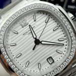 Patek Philippe Nautilus femme — AV-0097