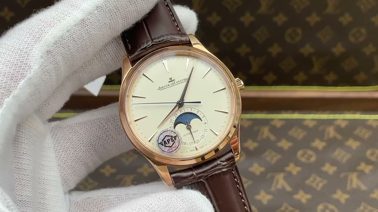 Jaeger-LeCoultre Master Ultra Thin Moon — AV-0154