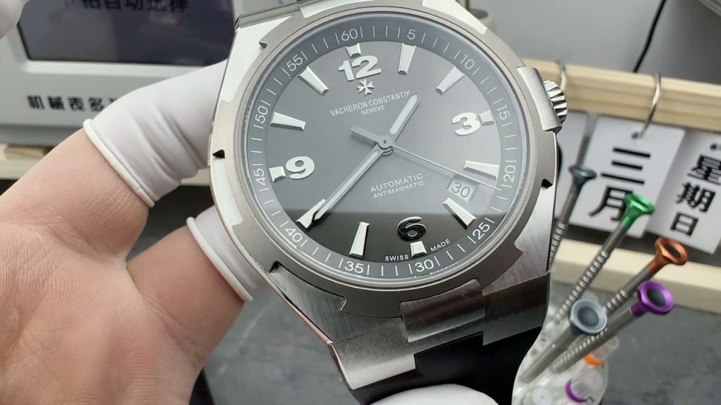 Vacheron Constantin Overseas — AV-0062