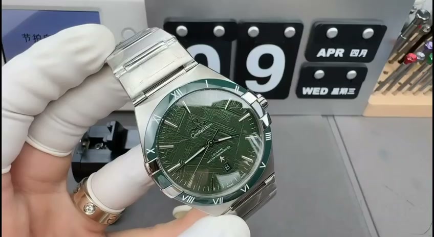 Omega Constellation — AV-0068